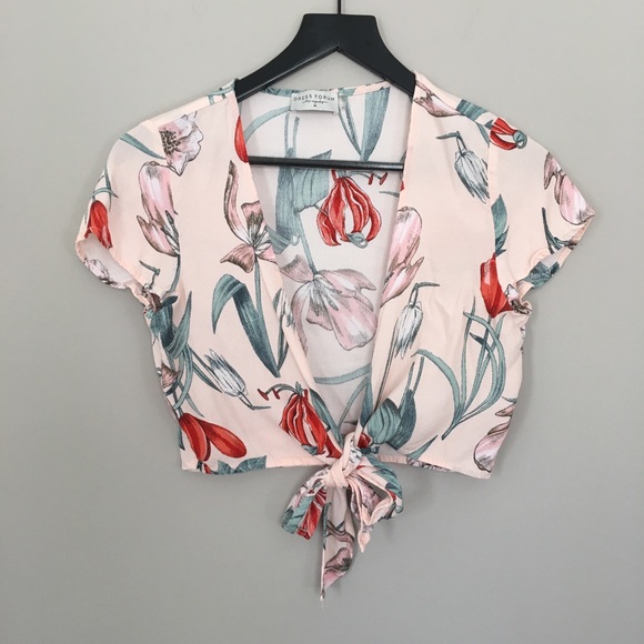 Dress Forum Tops - Host Pick! 🎉 Dress Forum Floral Crop Top Sz M